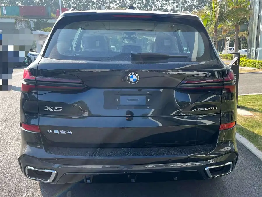 بي إم دبليو X5 2023 xDrive 30Li حزمة M الرياضية الفاخرة
