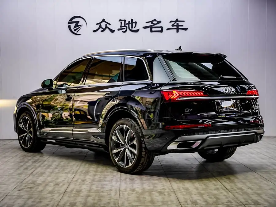 Audi Q7 2023 55 TFSI quattro S line Sport