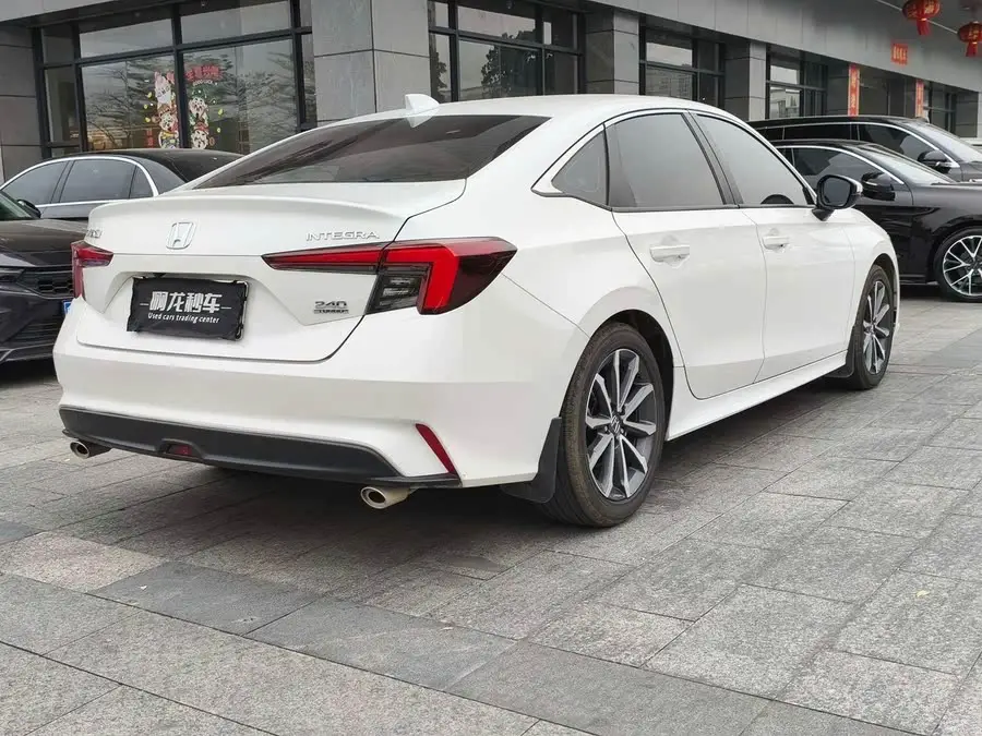 2023 طراز 240 تيربو CVT النسخة الذكية