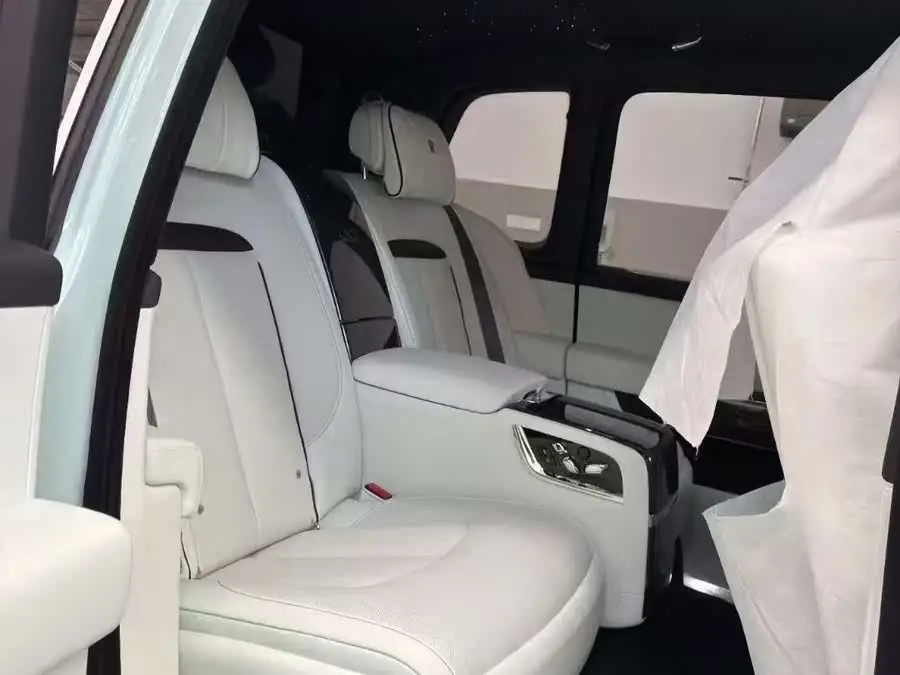 كولينان 2024 بلاك بادج