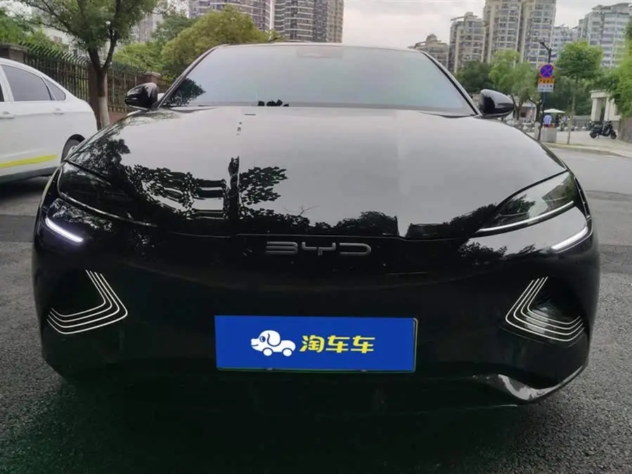 ختم 2022 طراز 700 كم النسخة طويلة المدى للدفع الخلفي