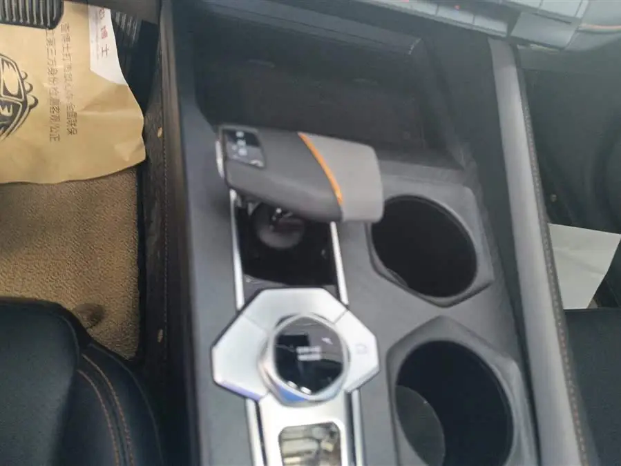 Changan UNI-V 2022 1.5T Smart Navigation Version