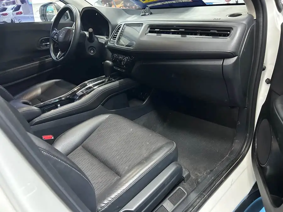 Breeze 2022 1.5L CVT Phantom Night Pioneer Edition