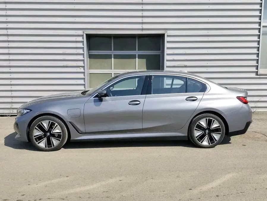 بي إم دبليو i3 2022 eDrive 35 L