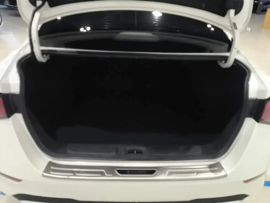 2022 نيسان سيلفي 1.6 لتر XL CVT نسخة الاستمتاع