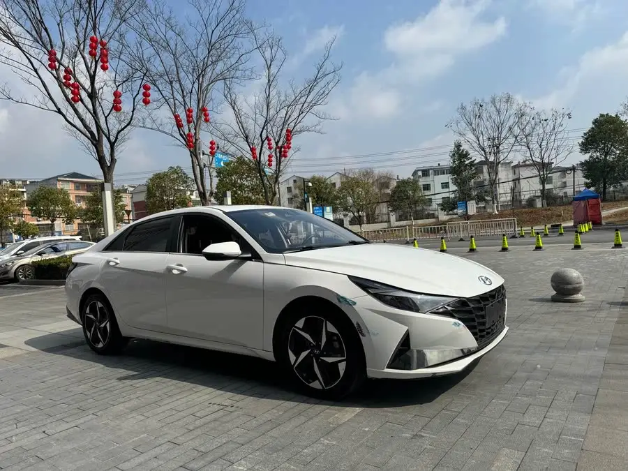 إيلانتر 2021 1.5L CVT LUX النسخة المميزة