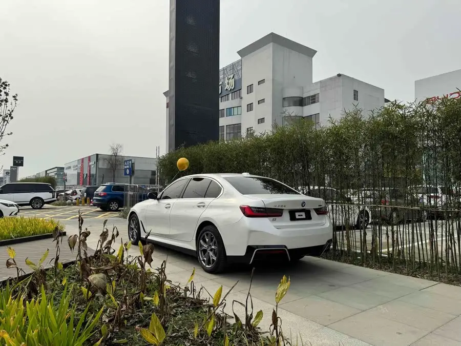 بي إم دبليو i3 2024 eDrive 35 L