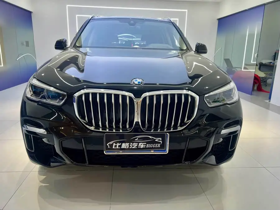 بي إم دبليو X5 2022 xDrive 30Li حزمة M الرياضية