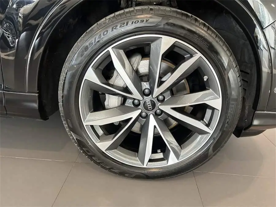 Audi Q7 2023 55 TFSI quattro S line Sport