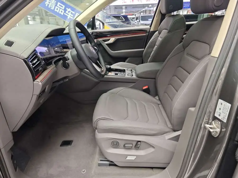 Touareg 2023 3.0 TSI R-Line Black Sports Package