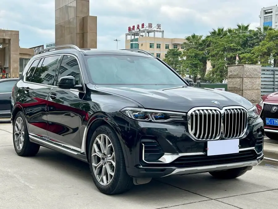 2021 بي إم دبليو X7 xDrive40i باقة M الرياضية الفاخرة