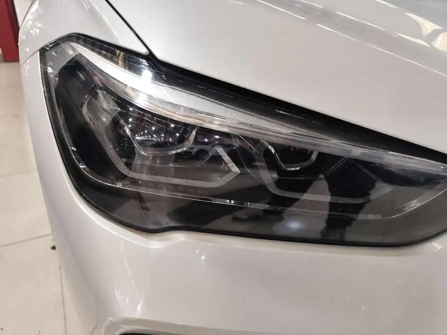 بي إم دبليو X1 2021 sDrive25Li إصدار رائد