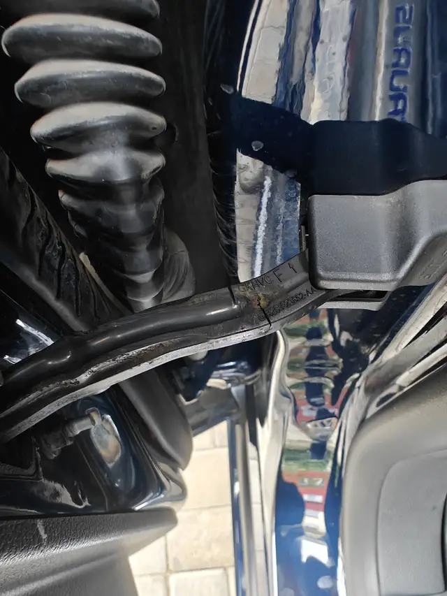 هل لاحظتم ظهور شقوق في منطقة اتصال باب السائق الرئيسي في سيارة فورد توروس 2017؟ وأيضاً في باب الراكب الأمامي؟ هل هذا يعني أن الأبواب بدأت تتشقق؟