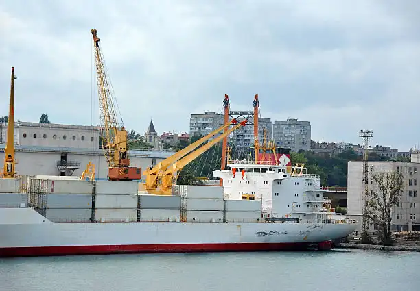 نيسان سينترا 2019:كل ما تريد معرفته عن هذه السيارة