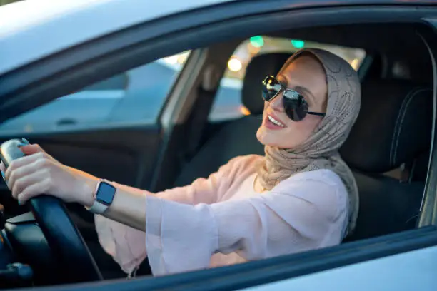 هوندا أكورد 2022: مراجعة شاملة للأداء والراحة والمميزات