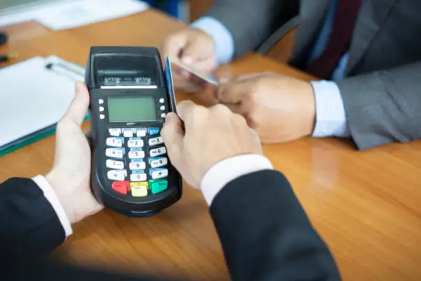 بيع سيارة الإمارات العربية المتحدة الأساسية الخاصة بك 2025 دليل