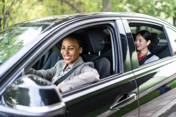 سعر ماكلارين P1: دليل شامل لسعر السيارة في 2025