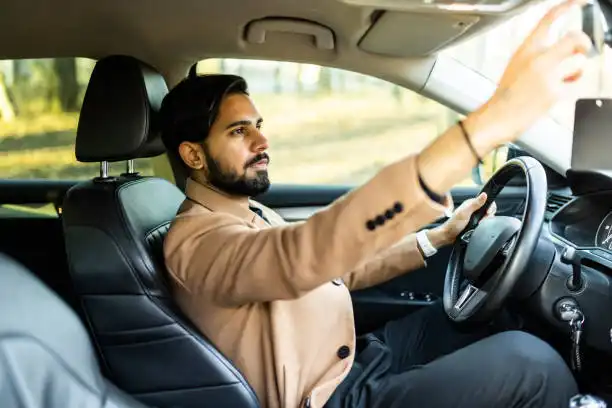 Car Renew Fees Dubai:2025 Guide to Vehicle Registration Renewal