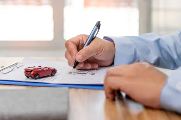 تاريخ وسعر تويوتا برادو 2024 في الإمارات العربية المتحدة