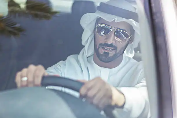 تويوتا أفالون ضد كامري 2025:دليل الشراء الذكي للسائق العربي