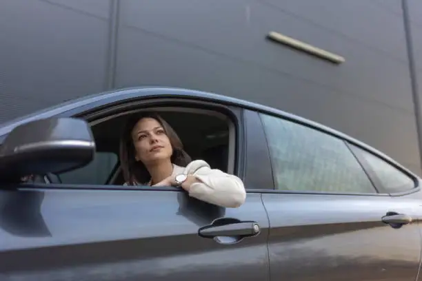 سعر نيسان باترول في دبي: دليل 2025