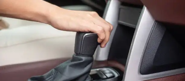 أودي R8 الداخلية: نظرة مفصلة في المقصورة الفاخرة