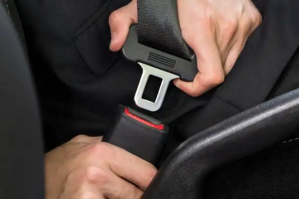 بورش دبي:دليلك الشامل لامتلاك واستئجار السيارات الفاخرة